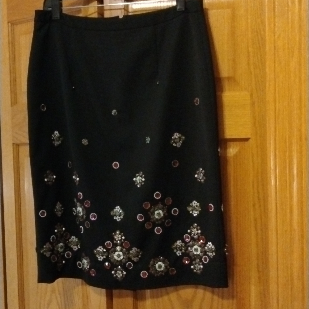 White House Black Market black lined skirt with jewels&beads, sz 10.NWT